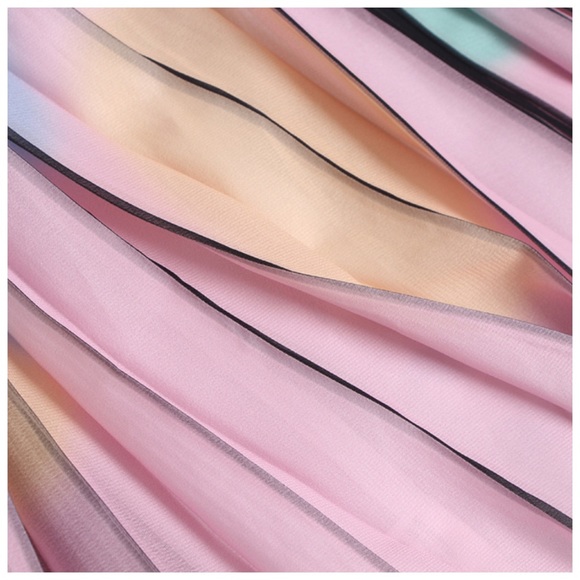 Gorgeous Pleated Back Jacket The Inoa XS - Picture 6 of 15